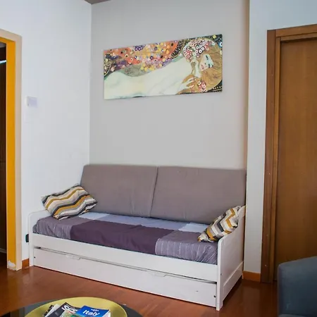 Lanza & Brera Modern شقة *